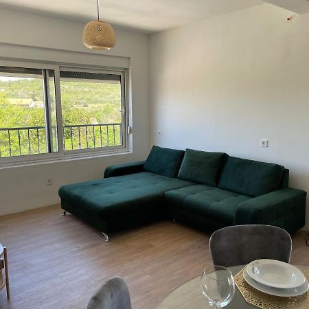 Apartments Martina Тисно Екстериор снимка