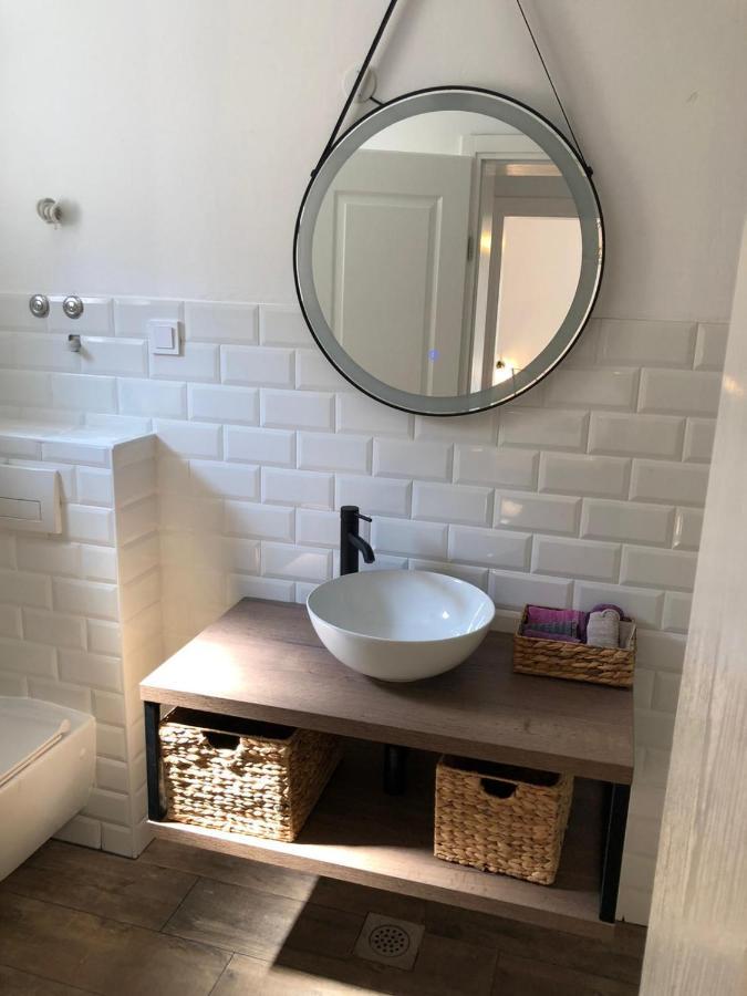 Apartments Martina Тисно Екстериор снимка