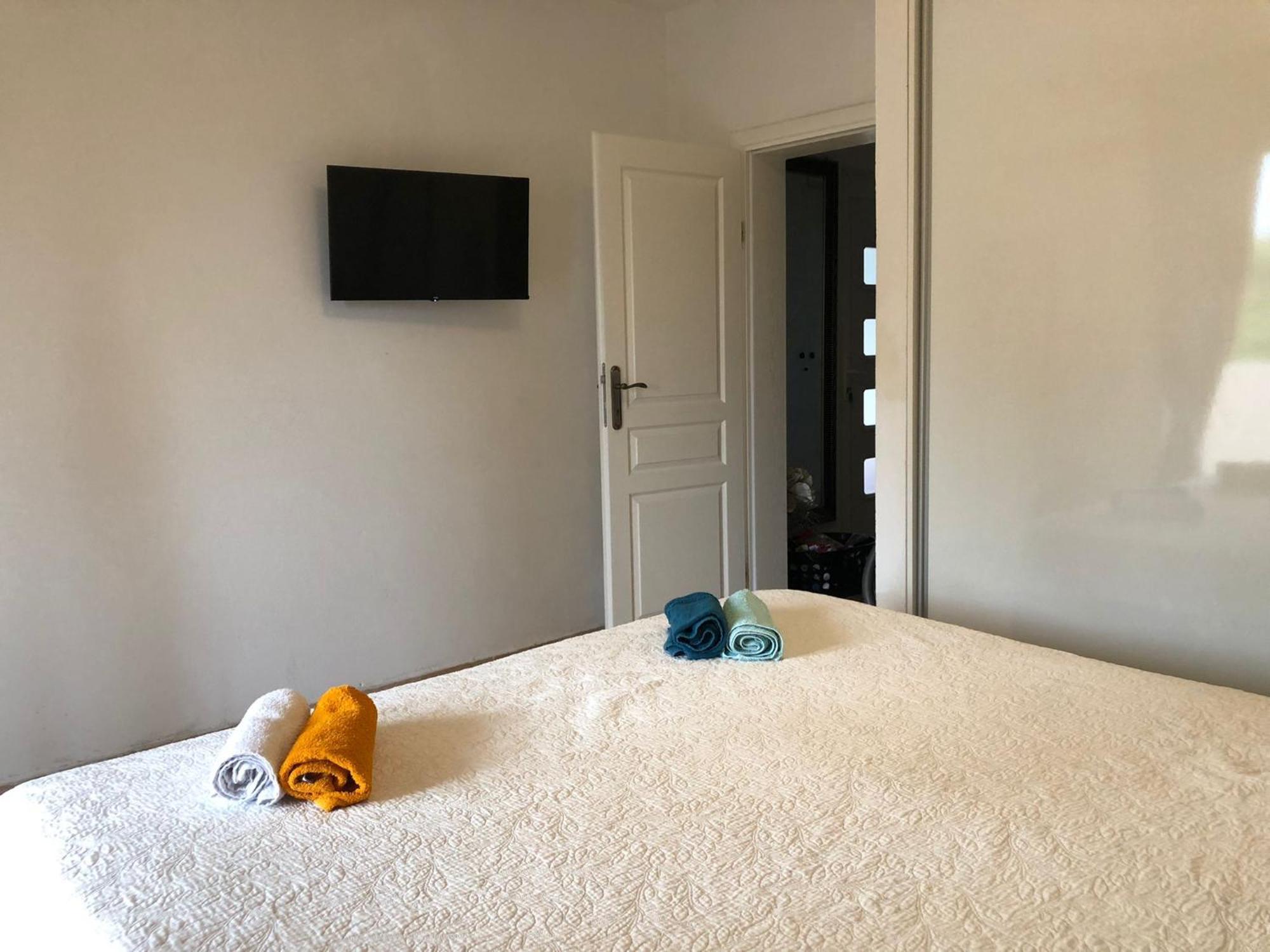 Apartments Martina Тисно Екстериор снимка