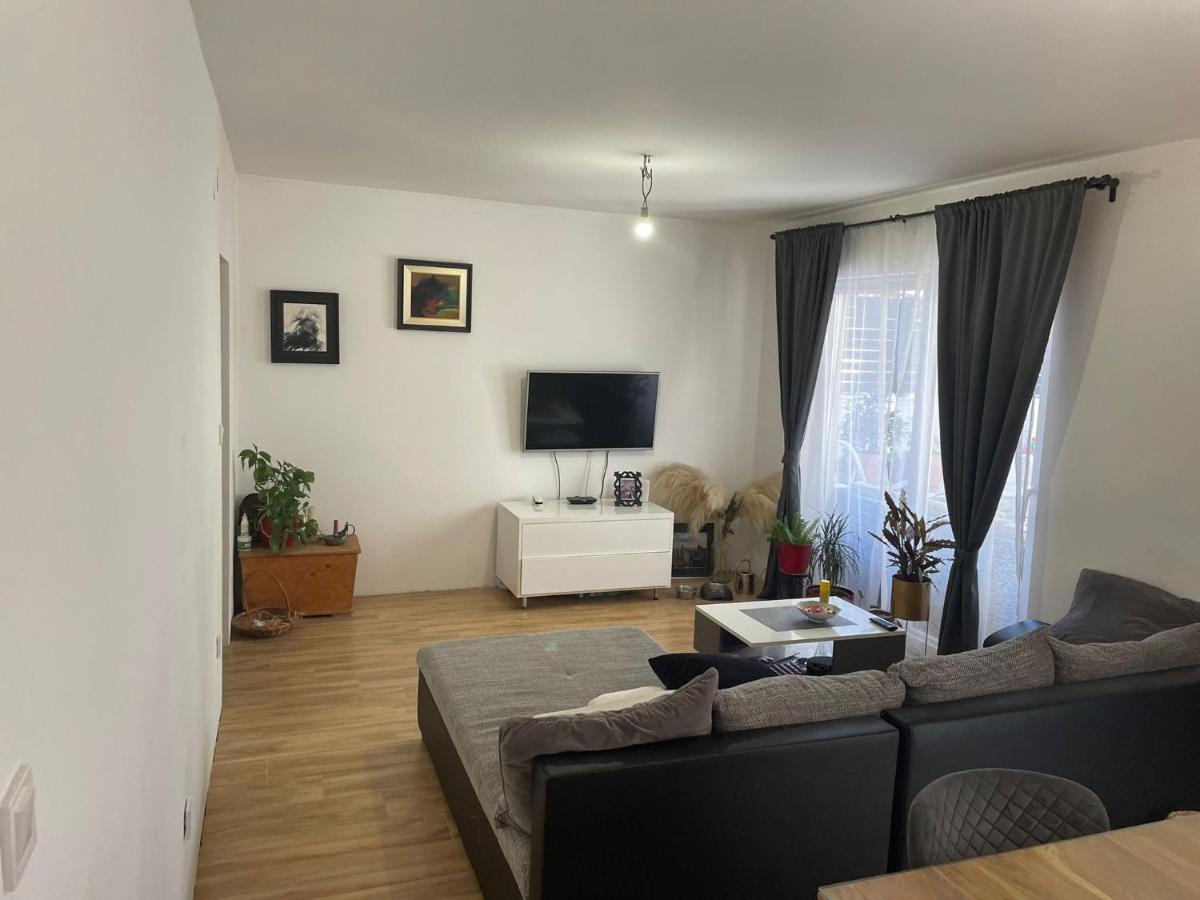 Apartments Martina Тисно Екстериор снимка