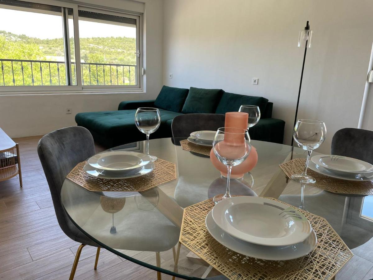 Apartments Martina Тисно Екстериор снимка