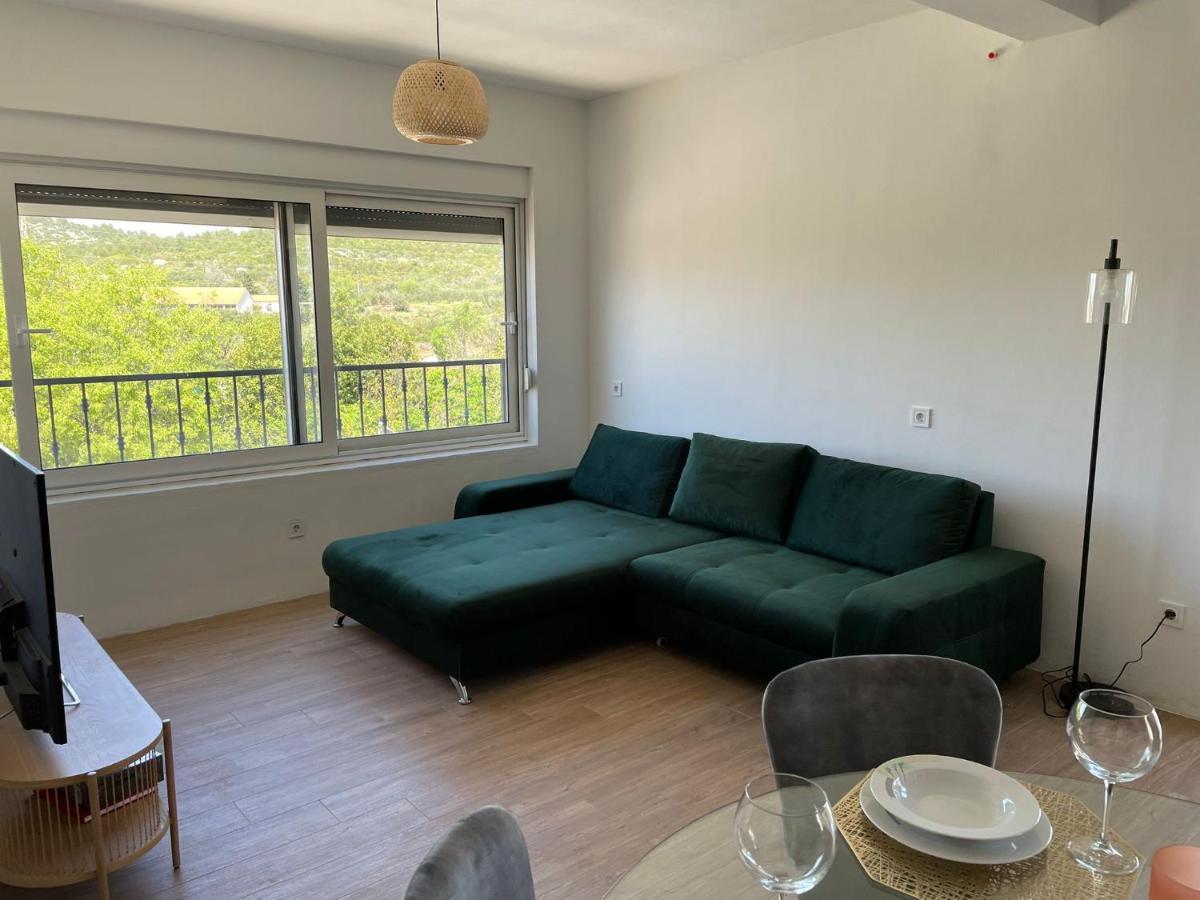 Apartments Martina Тисно Екстериор снимка