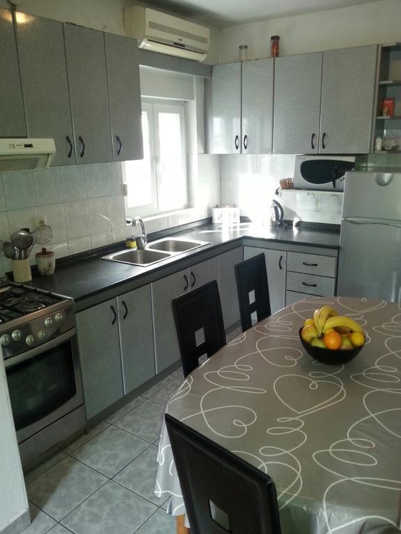 Apartments Martina Тисно Екстериор снимка