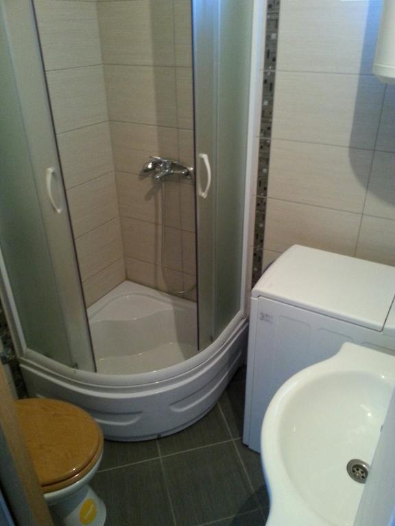 Apartments Martina Тисно Екстериор снимка